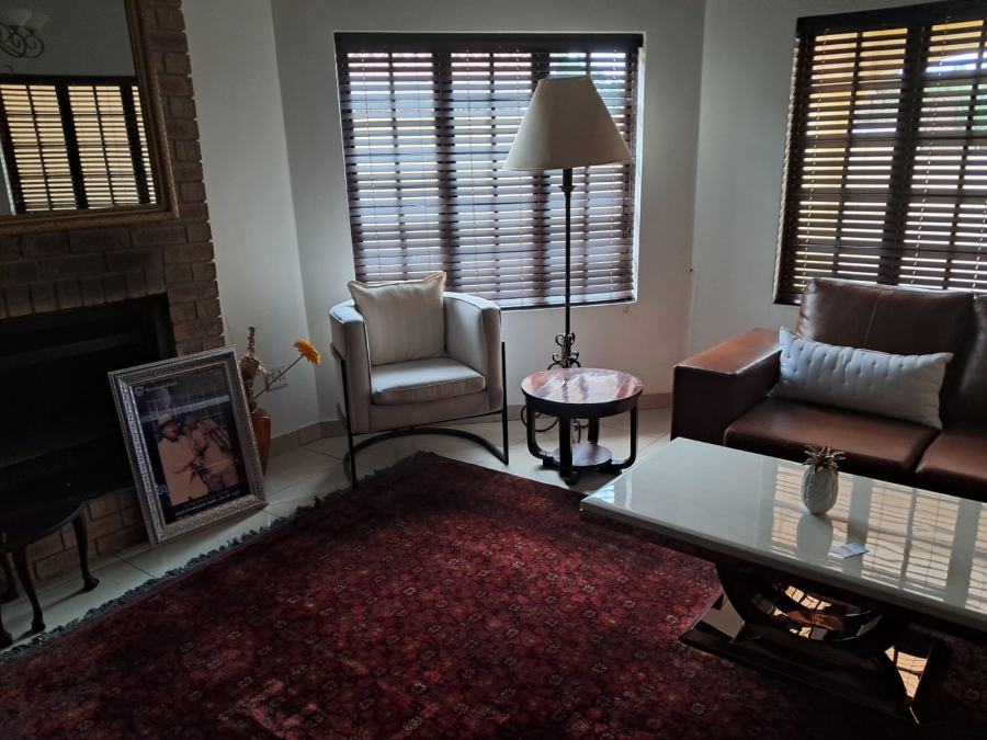6 Bedroom Property for Sale in Safari Gardens North West